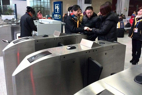 车站检票闸机嵌入二维码扫描？？？？？？？